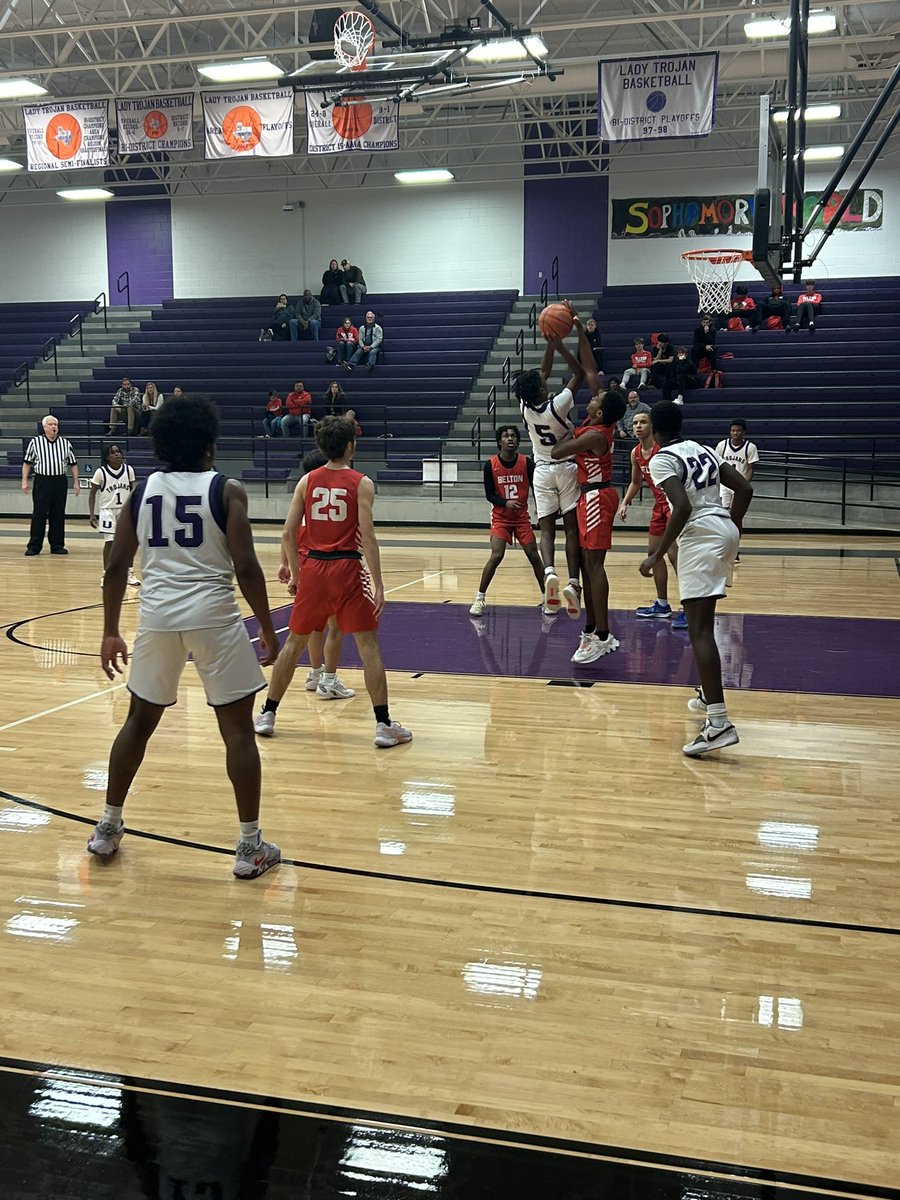 BeltonTigerBB's tweet photo. Tigers Sub-Varsities get a split on the night at Waco University.

Belton 9th Red 49
University 9A 53

Belton JV 48
University JV 44

Tigers will next be in action at home against Waco High on Friday Jan. 5th. 
#BigRed #BELTON
@BeltonHS @BeltonISD @BeltonISDAth https://t.co/BCdhD1fxs0