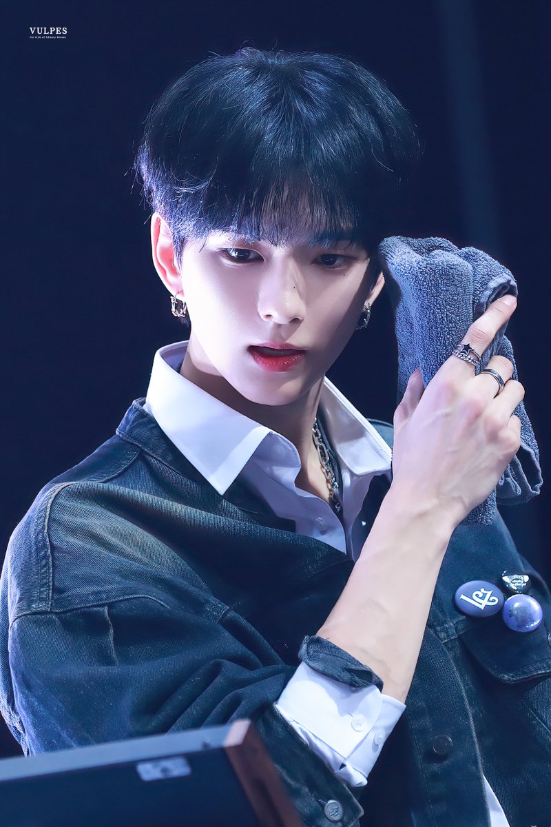 Vulpes_Ode's tweet photo. [HD] 231231 카다판    

땀 닦는데 이렇게 예쁠 일인가...?🥹

#Ode #오드 #오승민 #오늘의_승민시
#엑스디너리히어로즈 #XdinaryHeroes https://t.co/HHFxURz4n0