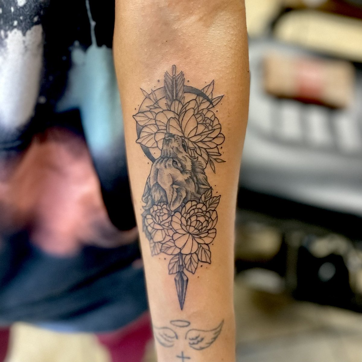rizzoabby's tweet photo. I forgot I existed here. 
Have a photo dump 
#tattooartist https://t.co/cjoIvAj929