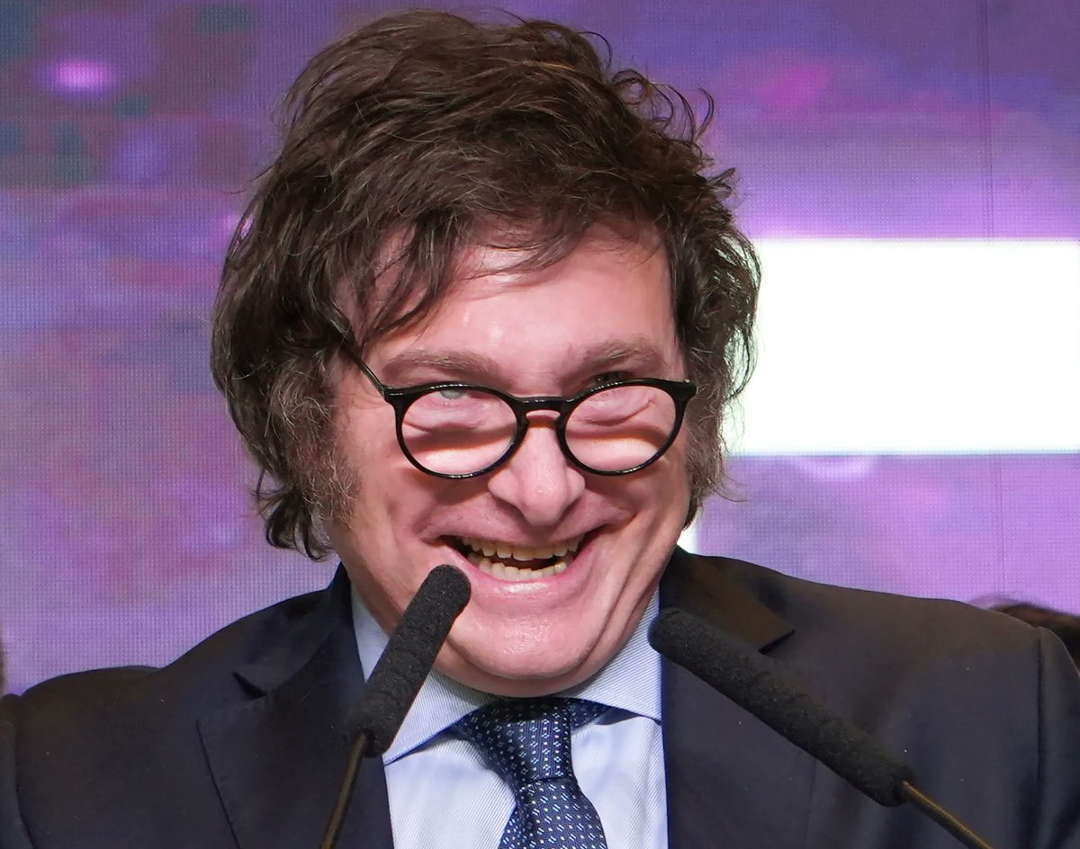 CgtParo's tweet photo. 🚨 ALERTA 🚨

La Conducción Nacional del Movimiento Peronista Montonero acaba de declarar como enemigo de la patria a Javier Milei y a su lugarteniente Iñaki Gutiérrez, también conocido por su alias "Comandante Pepona" https://t.co/2ZmkyOiibq