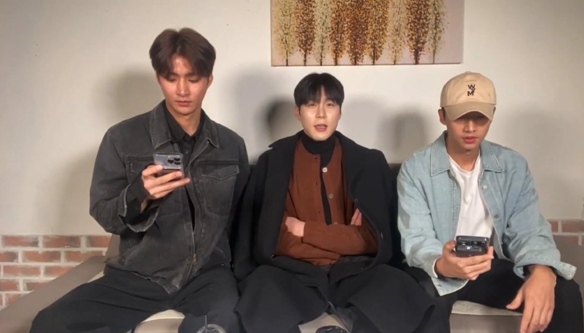 inseohg's tweet photo. @zionepark uh hum, i know that might sounds insane but with 4 members (jihun: 188, hyunjong: around 190, donggu: 185) then yes,i’m the shortest now despite the fact my head always almot reaches the ceiling. https://t.co/eugOcADotr