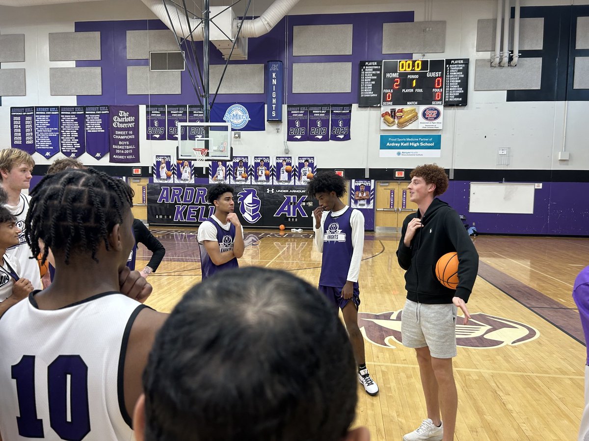AKbasketball's tweet photo. Great to have #BrockRose back in the #Kastle today!! Brock’s playing at Florida Coastal Prep this season! #KnightForLife #GingaNinga @brockrose27 #AKBasketball https://t.co/wvKLSCcw7G