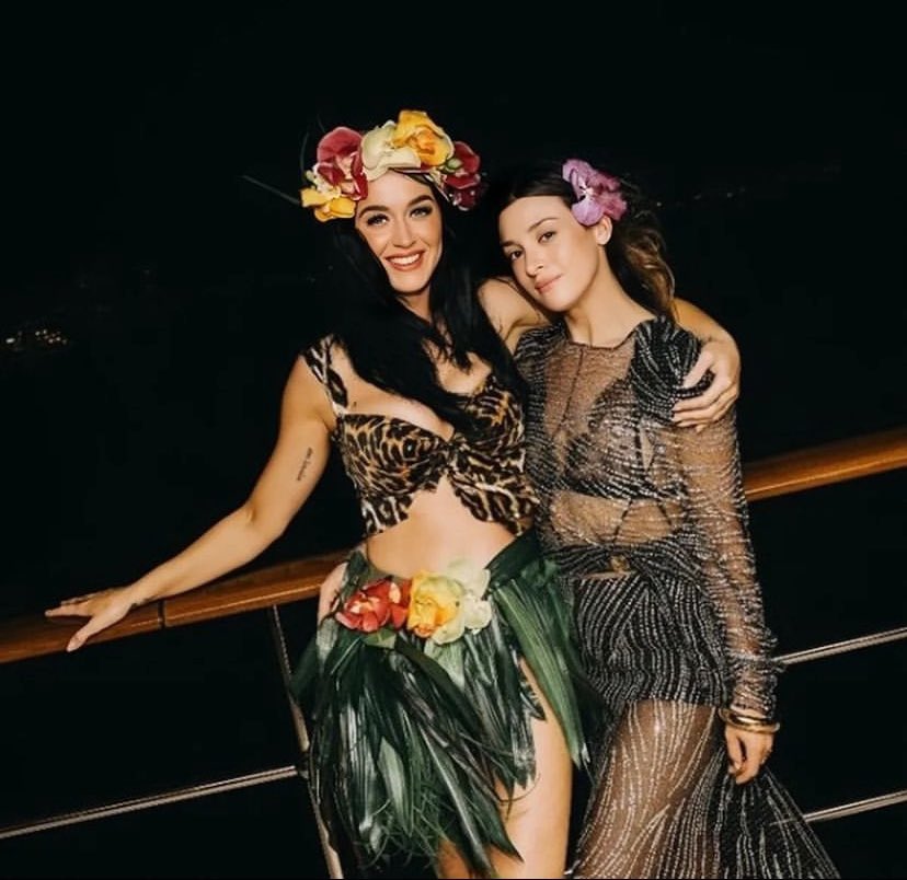 Katy Perry wears her ‘Roar’ outfit in new photo.