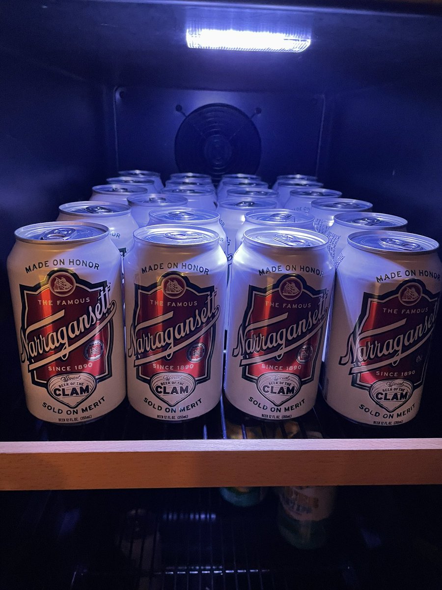 ONIE48's tweet photo. @Gansettbeer Oh the horror! I’ll be keeping consumption and your sales strong throughout January. Cheers! https://t.co/MBruwFAWDu