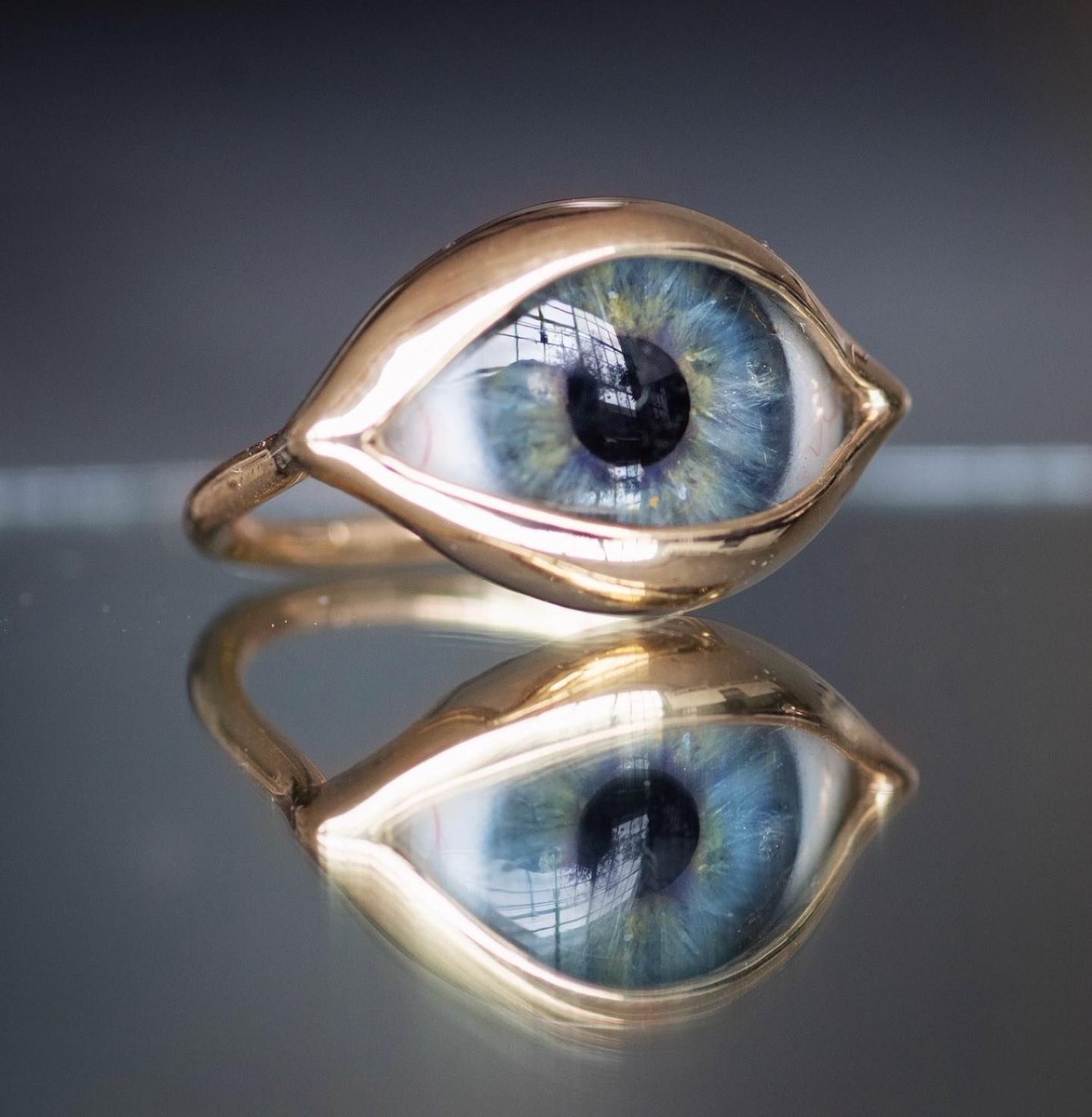 BeautifulBzarre's tweet photo. I grew up with a real obsession with the human eye - that's not weird, right? 👁 But I have to say, the jewellery by @eyeba.nyc sings to me unlike most other pieces!
#beautifulbizarre #eyebanyc #evileyering #eyering #eyejewelry #oddities #odditiesandcuriosities #oddityjewelry https://t.co/moP0b9Ll6m