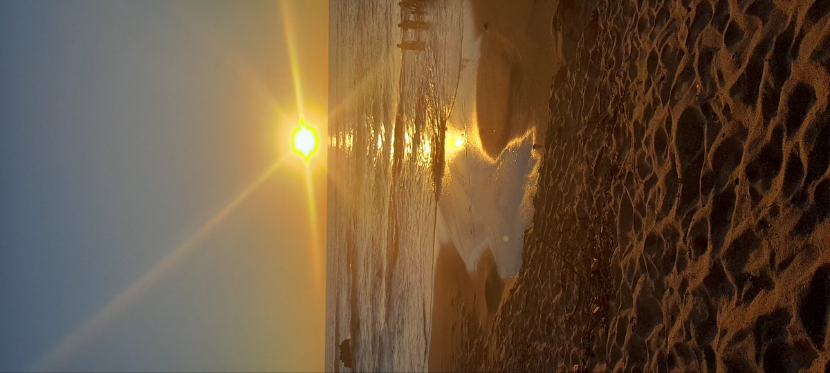 Fatimagri's tweet photo. Atardecer Playa "Los Almendros" reserva Natural.
45 días para #Mis50. https://t.co/gJfiJZXvig