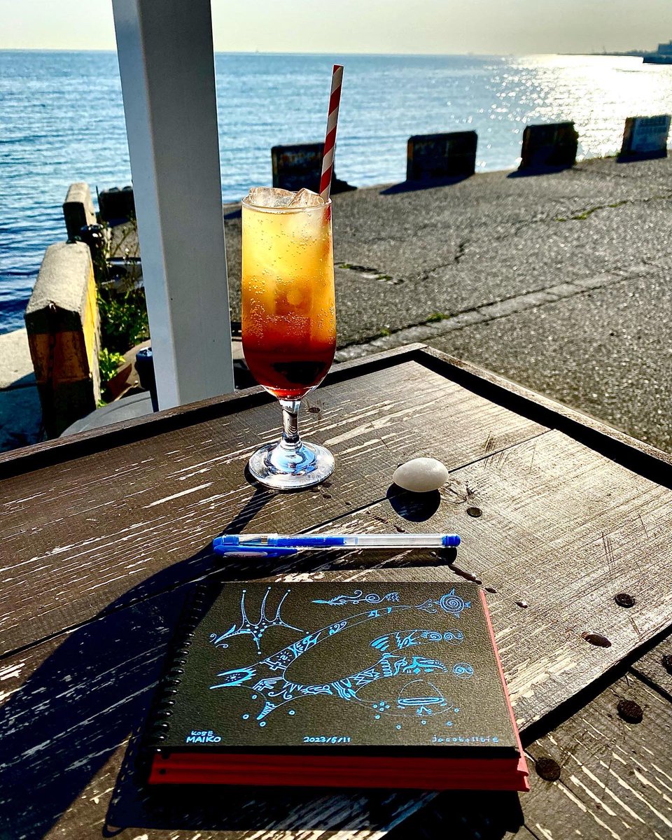 mallcamu's tweet photo. 🪐宇宙のどこかの海で🌊｜jacobollbie【画家】🌞🌺🏝⛵️🛸 #note #404美術館 https://t.co/SZA9fQg9U6

#宇宙 
#海
#垂水 
#NOCEAN https://t.co/779r2psV6z