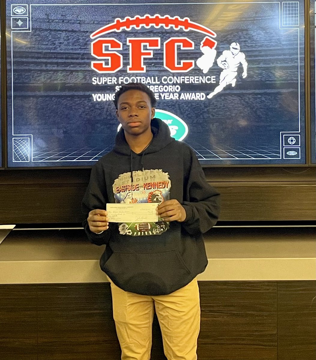 Congratulations to SFC man of the year nominee Amir Richardson  for earning a $200 scholarship on behalf of John F Kennedy Football Team 🔴⚫️<a href="/CoachRonJackson/">Ron Jackson</a> <a href="/Double_R312/">Coach Walker</a> <a href="/DDupiche/">david dupiche</a> <a href="/Am2pm_MadeMan/">Hurshel  Richardson</a> <a href="/CoachDgrandpa/">Donald Davis</a> <a href="/big_deen75/">big_deen</a> <a href="/BigNorthConBNC/">@BigNorthConference</a>