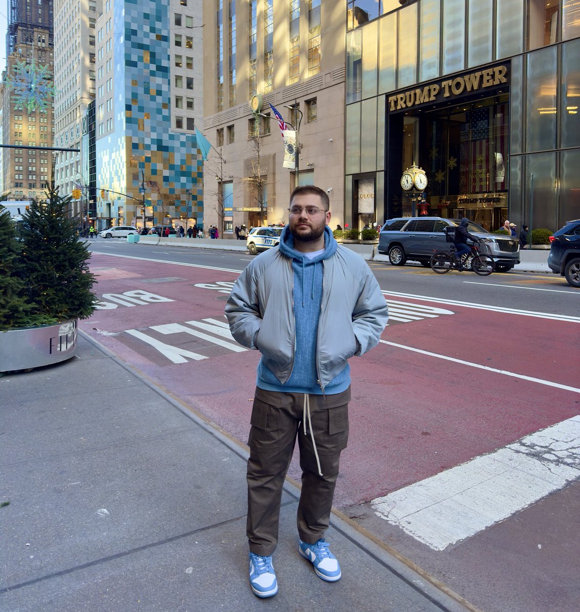 TorayKortan's tweet photo. Entered the new year in NYC with my sis and fiancé. 

Life stopped feeling real a long time ago. Sometimes I just have moments where I think wtf is going on.. you never truly process it.

Losing everything multiple times, battling depression, fought through it all.

It can feel accidental when everything comes after years of working with a purpose. It kinda just happens and snowballs from there.

I’ve come to realise a positive outlook is the key to a positive outcome in life. No matter how hard shit gets, just smile and believe it serves a great purpose. Learn from it and persevere. 

Hope you all had a good Christmas and New Years and got some well deserved rest. 

Time to lift the targets higher and break new barriers.

Markets are looking juicy, I think we’re in for some serious volatility this year. 

Let’s get these M’s. 

Time to lock in. Never stop, never give up💎
