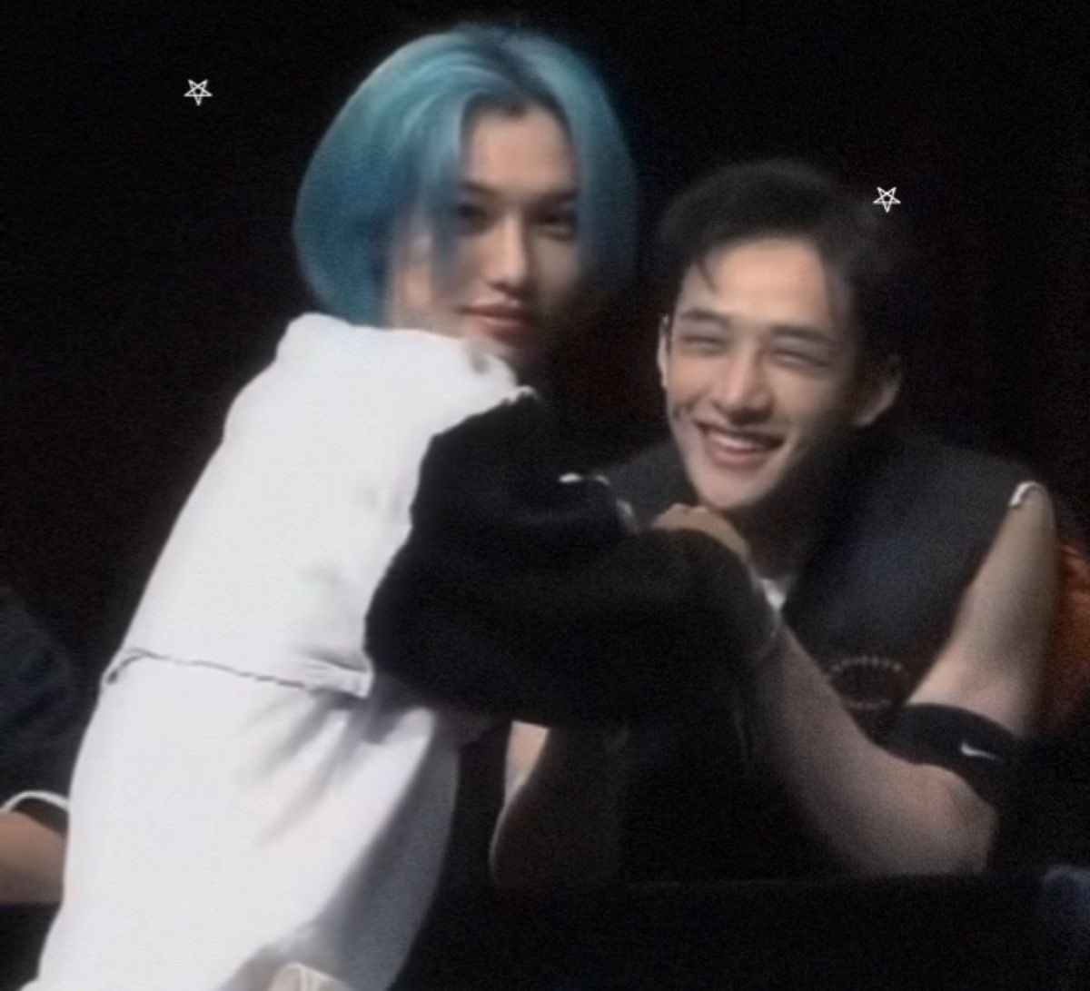 hanniestwin's tweet image. hi! i’m looking for moots!

— nix/nixie , 17 , she/they/it
— kinda new to #stantwt &amp;amp; #kpoptwt
— skz, atz ults
— any fandom is welcome!
— dni : basic criteria, -15 

likes and rts are much appreciated ♡︎