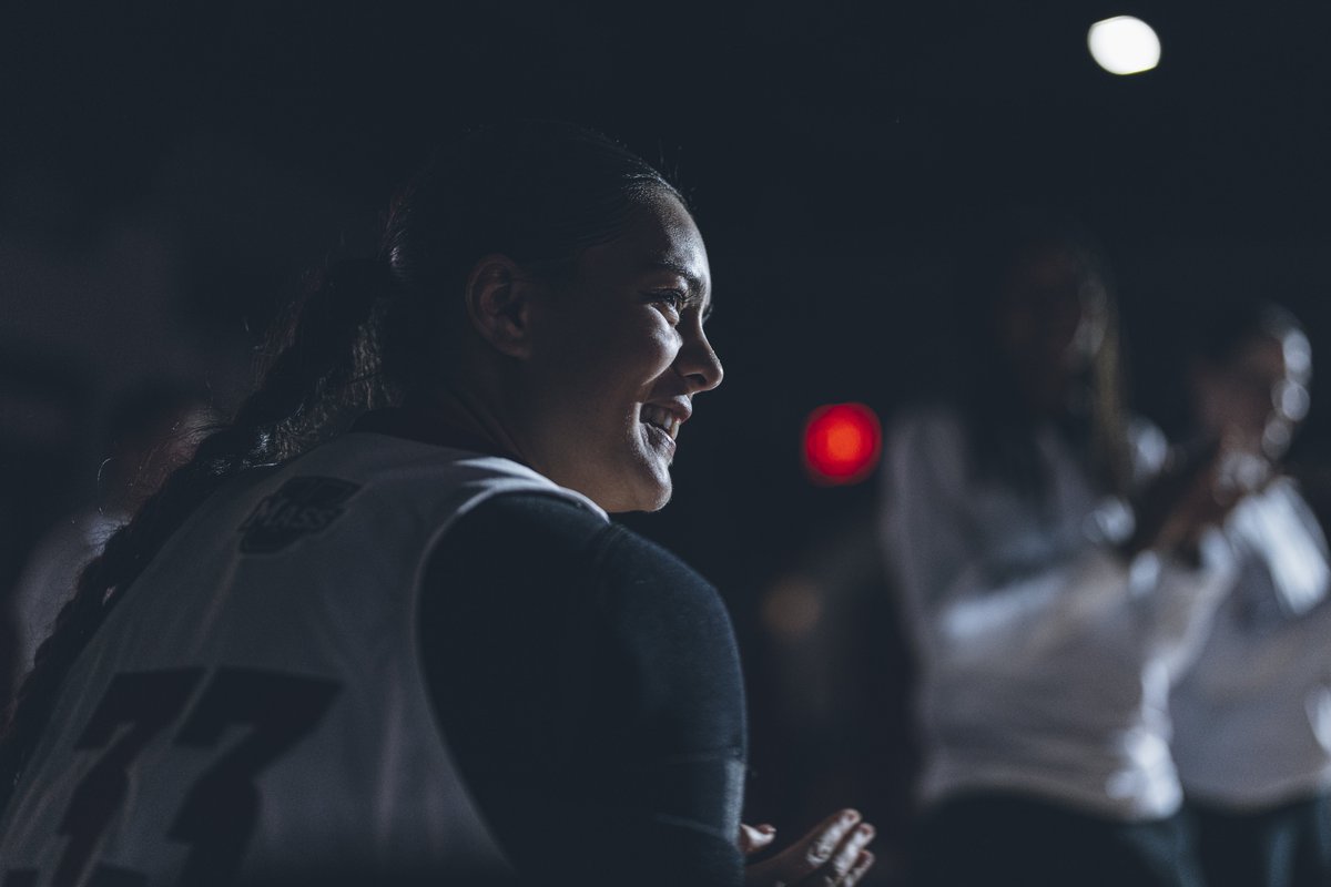 UMassWBB's tweet photo. DUB 😃 

#Flagship 🚩 https://t.co/hEAitBGRaD