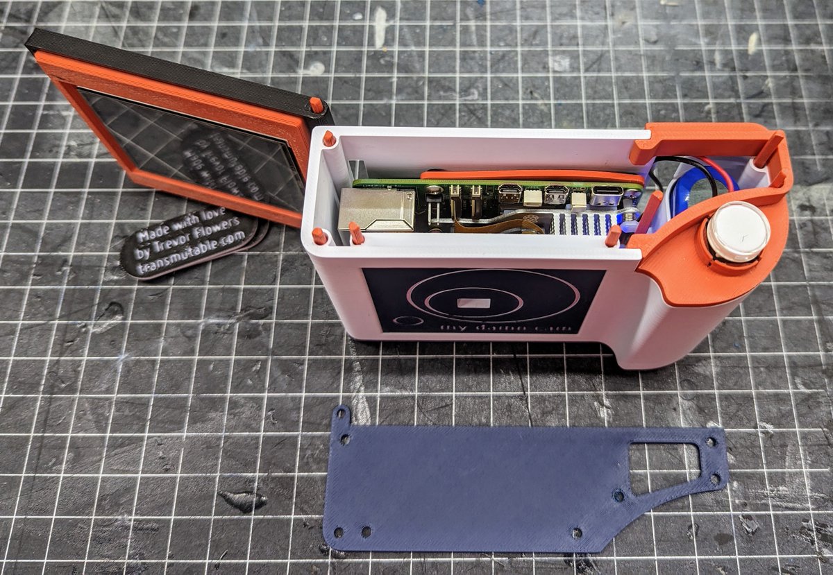dfrobotcn's tweet image. 📸Dive into the world of DIY with My Dang Camera - an open vlogger's camera shell by Trevor Flowers. Hack, tweak, and create your perfect camera setup! 🛠️ 
🤖gao.ee/aeif5
#OpenSource #Vlogging #CameraHack