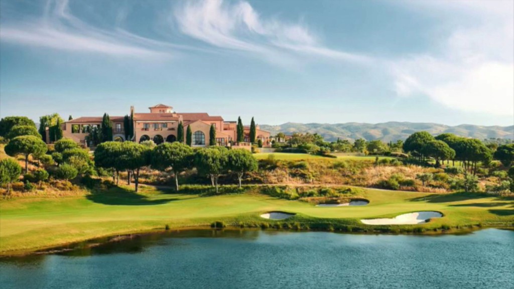 Das Monte Rei Golf Resort in Tavira an der Ostalgarve gehört zu den 100 besten Golfplätzen und bietet ein herausforderndes Layout mit einer strategischen Auswahl von Wasser und Bunkern.

Weiterlesen 👉 lttr.ai/AMWro

#Portugal #Golfreisen #Golfurlaub #Algarve