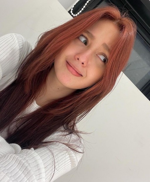 chanty_pill's tweet photo. her hair and bare face is everything 🤌🤌 #chanty https://t.co/aG9mQ60mT3