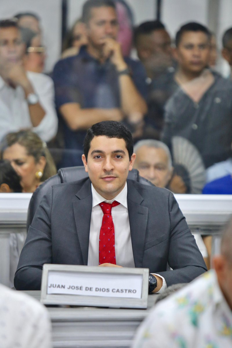 juanchicastrog's tweet photo. Oficialmente posesionados como Concejal de Valledupar para el periodo 2024-2027 por el @partidoliberal_ 🔴
A Dios toda la Gloria y la Honra, y a mis amigos las gracias por este logro, vamos a dedicarnos a nuestro Valle! 🤜🏼 https://t.co/0OLYx0uChR