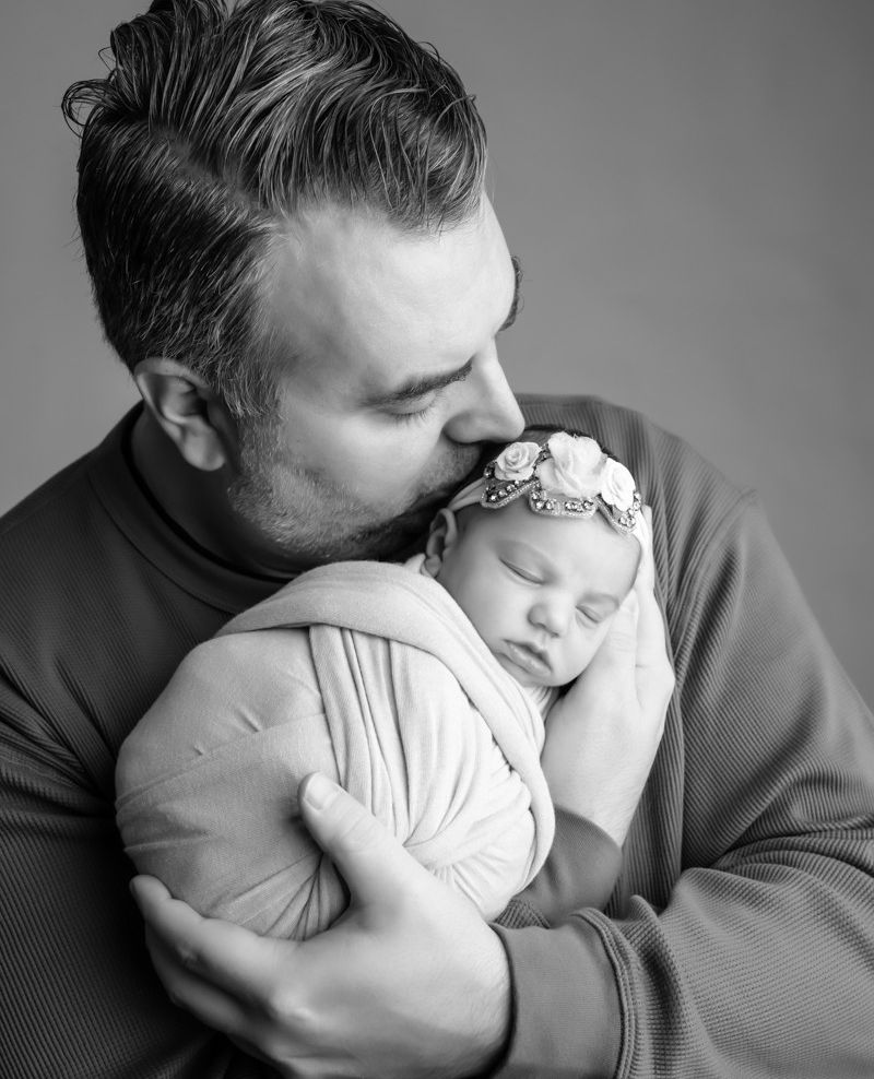 HeatherGappi's tweet photo. Capturing the exquisite innocence of your newborn with opulence and refinement, creating portraits as unique as your precious little one.⁠
⁠
https://t.co/Hmg6uvH4FW https://t.co/cbHsZ4reEU