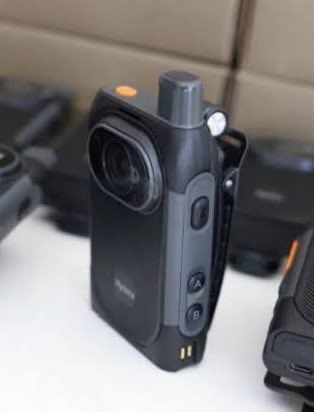 baudorio's tweet photo. ⚠️ ATENÇÃO

A partir de segunda feira (8), policiais do Batalhão de Operações Especiais (BOPE) terão que usar câmera na farda.

A informação é do Secretário de Estado de Polícia Militar, Coronel Luiz Henrique Marinho Pires. https://t.co/3icBEwRRZi