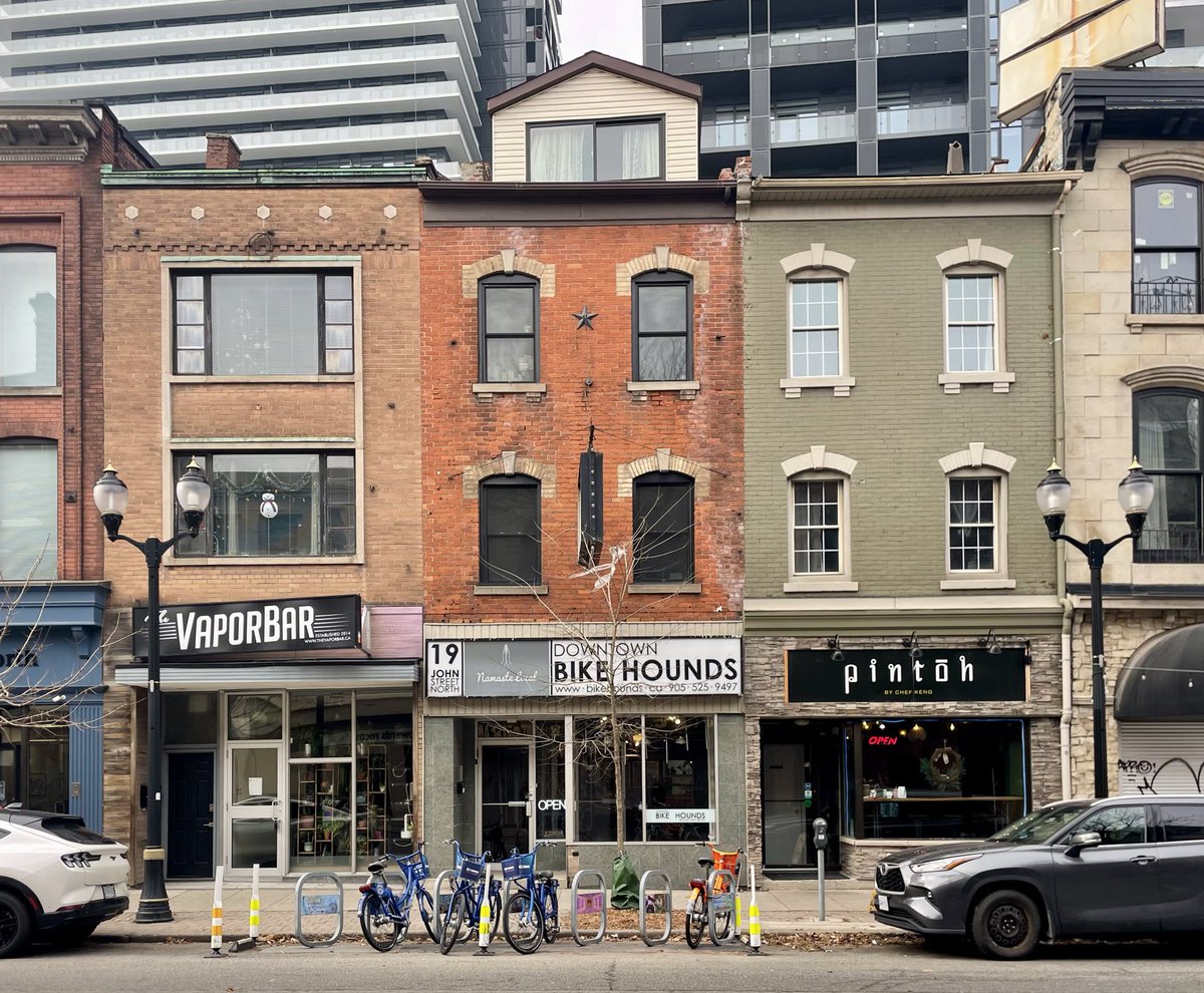 JoshLipnik's tweet photo. Downtown Hamilton, ON https://t.co/NZFaV5KeUp
