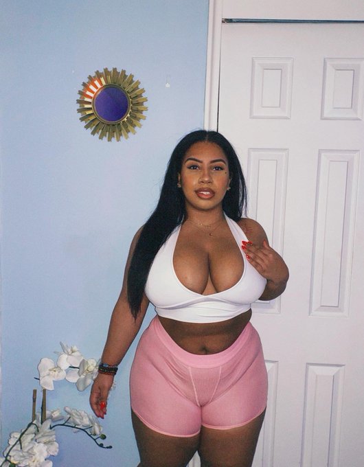 💗✨ https://t.co/CeAngb8DEu