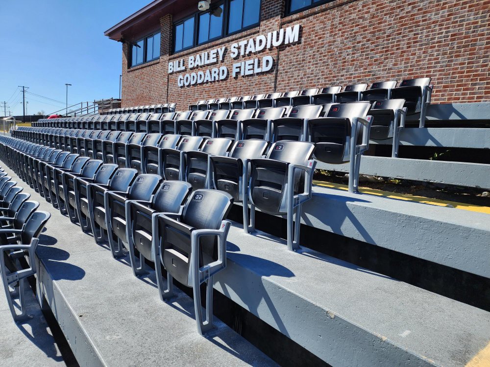 Flyon Seat Model ACE!🔥
Suitable for metal stands or fixed stands. The comfortable size makes the experience feel better! It can be used in Baseball team, football stadium... Any interests, welcome to consult with me!
#football #footballstadium #soccerstadium #fixedseat #bleacher