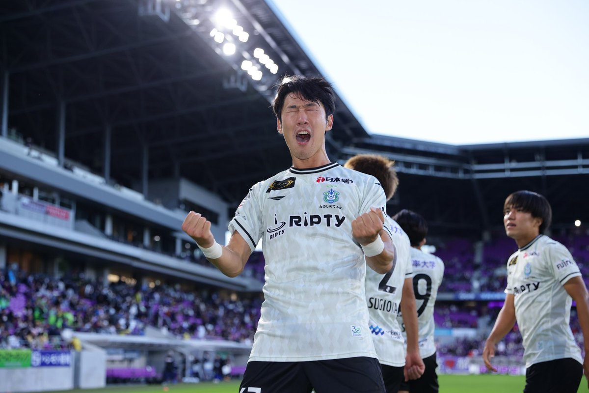 bellmare_staff's tweet photo. 鹿島アントラーズより期限付き移籍しています #キムミンテ 選手が完全移籍により加入することとなりました。

「心がまたこのクラブで勝ちたいと思ったのでこの決断になりました。このクラブと一緒に頂点までいきたいと思っていますので、日々の練習から全力で頑張っていきます」

▶️ https://t.co/46rVtLNhtL

#bellmare