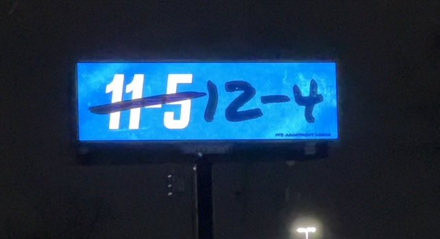 JeannaTrotmanTV's tweet photo. Detroit, never change. 😂

There are several of these billboards around metro Detroit along I-75 and 696. https://t.co/Bx7VZbFtWg