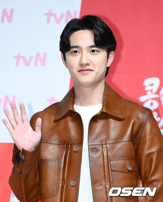 theseoulstory's tweet photo. Do Kyung Soo reportedly to make his return as a soloist with a new album this May

By 2nd half of 2024, he will begin filming for upcoming drama ‘Sculpture City’

Source: https://t.co/KJK6b4FCwR https://t.co/VU5Wdd7M2M