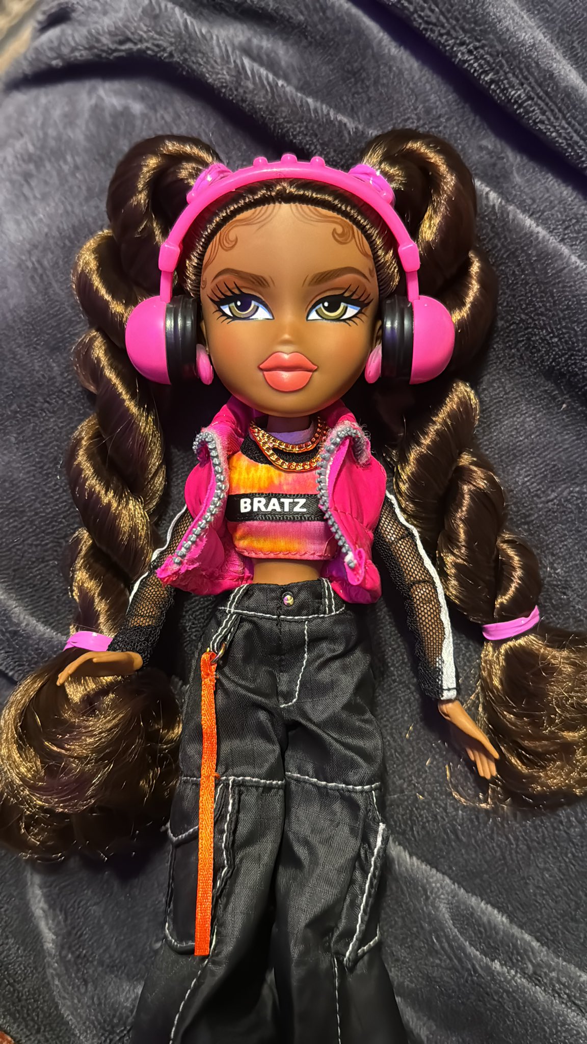 Max on X tbh i actually don t mind the bratz UV head sculpt with the slender man 2018 doll bodies. like it evens it out a bit https t BHWJodV6gL X