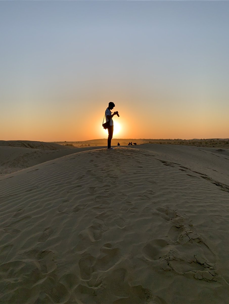 PayalRohira1's tweet photo. My visit to Jaisalmer,Rajasthan,India 🇮🇳in 2022 was an amazing road trip. 
Sun-kissed,sand dunes &amp; sunset 🌅 
#samdunes  #LeRoyalCamps https://t.co/ey7iwfB65t