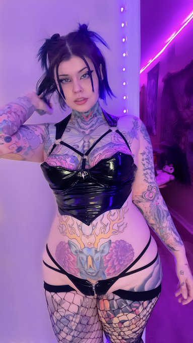 happy new year gamers ✨ https://t.co/LWhJ14wQXJ