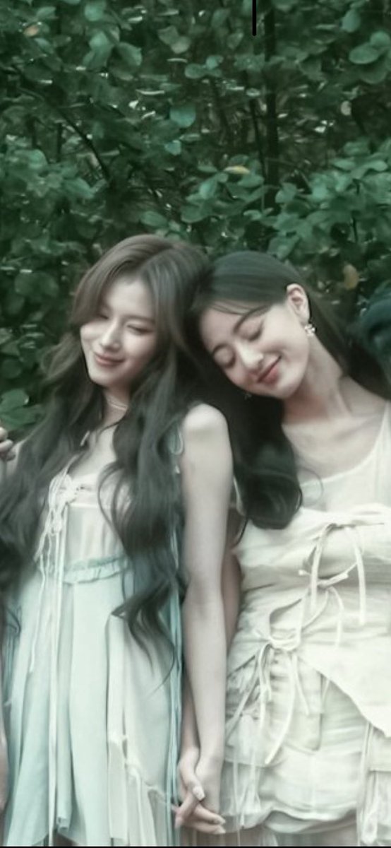 sahyo_98's tweet photo. さひょ😭😭😭
ちよちゃんが頭寄せてる感じ最高です https://t.co/evZBL65mlE