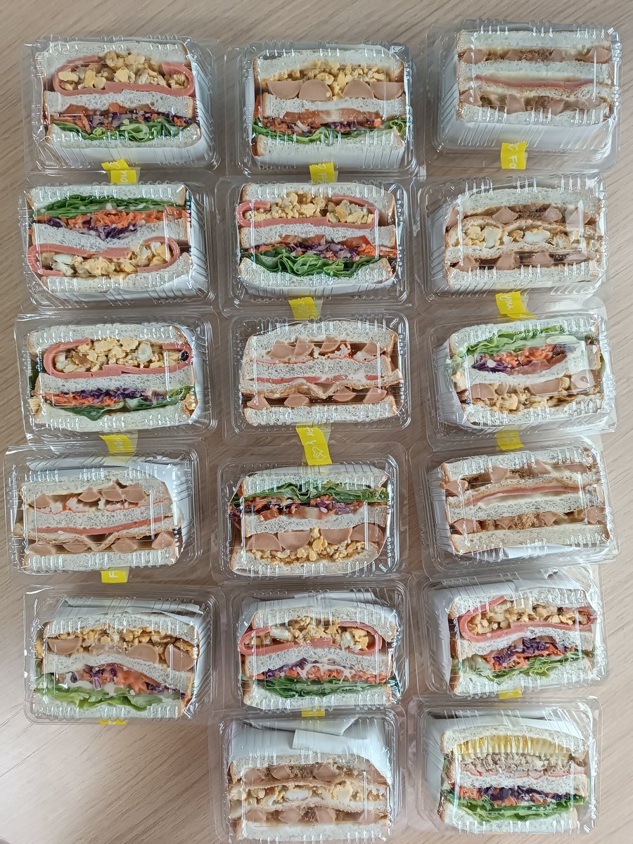 Happy New Year 2024 ค่าาา😄😊 หิวก็ทักมาค่ะ #แซนวิชโฮมเมด พร้อมขาย 🥪 กล่องละ 25 บาท 🥪 ค่ะ มี ฮอทดอก ทูน่าปูอัด และ โบโลน่า อร่อย สะอาด สดใหม่ เหมียนเดิม🥰 ขออภัยไม่ได้เดินส่งนะจ๊ะ😘 🥪#แซนวิชแห่งSuranarian 🫶 #ความไวเป็นเรื่องของปีศาจ 🙏 #srnfact #ตลาดนัดsrn 💕