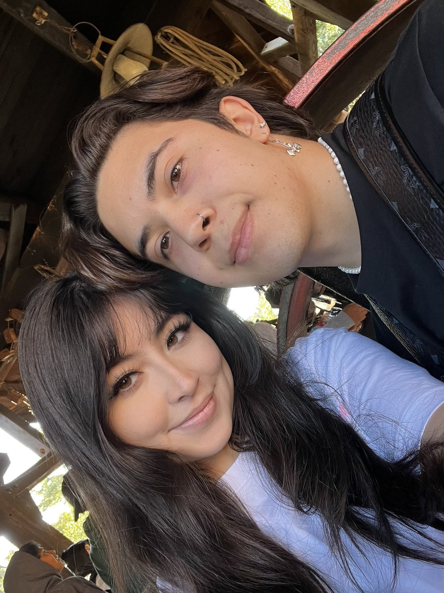 anna🍑 tweet media