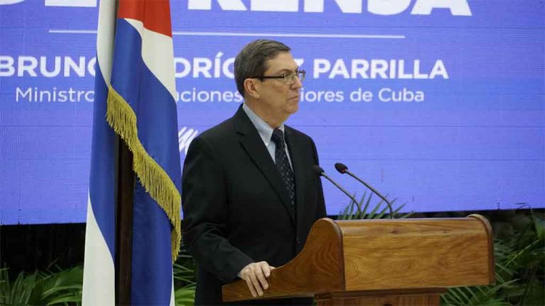 El ministro de Relaciones Exteriores de #Cuba 🇨🇺, @BrunoRguezP , expresó su gratitud por los numerosos mensajes de felicitación llegados desde diversas latitudes, en ocasión del aniversario 65 de la #RevolucionCubana 👉acortar.link/uXysES