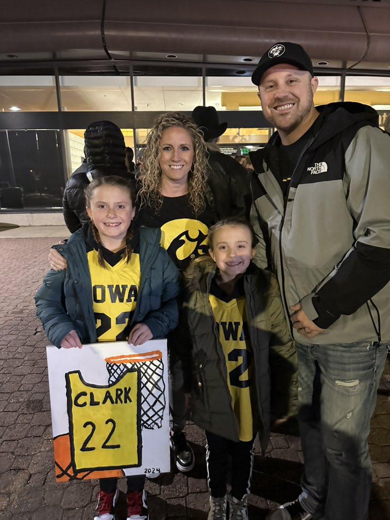 DustinTPrice's tweet image. First Iowa Hawkeye game!!
#FightForIowa