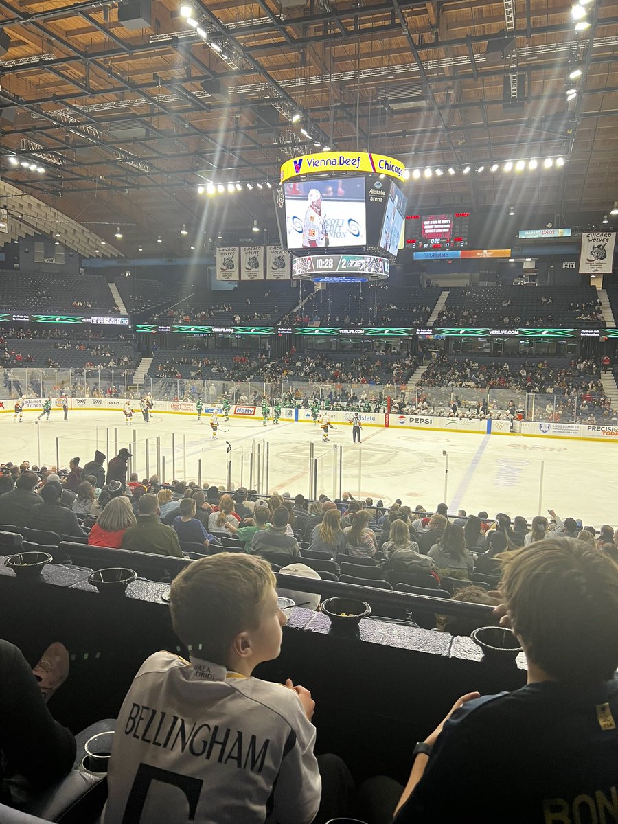 c23v's tweet photo. Enjoying the @Chicago_Wolves game from the South Box 8 Seat 1 #wolvesmarvelecho 🏒 🐺 Let’s go Wolves! https://t.co/HTg40oRj6G