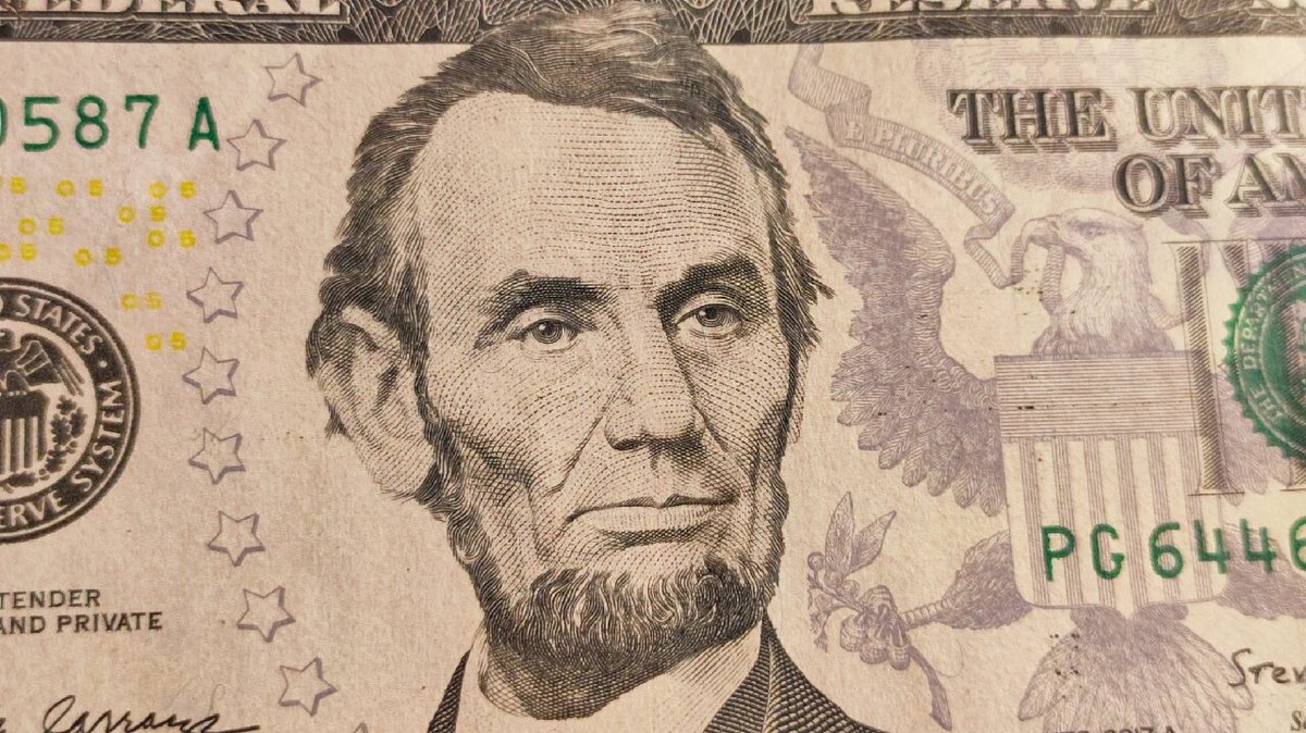 Quando tu tens sonhos, ganhar dinheiro torna-se um caminho para realizá-los.