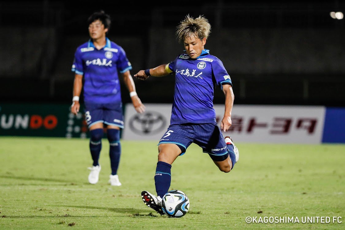 atk_s812's tweet photo. 【告知】
明日1月4日15時半〜17時半、イオン鴨池屋上のユナイテッドゾーンにてファンの方々へ感謝の気持ちを込めて少しの時間ですがサイン会と写真撮影をします。
プレゼント企画もするので気軽に参加して下さい🙋‍♂️ https://t.co/fch2PNABhR