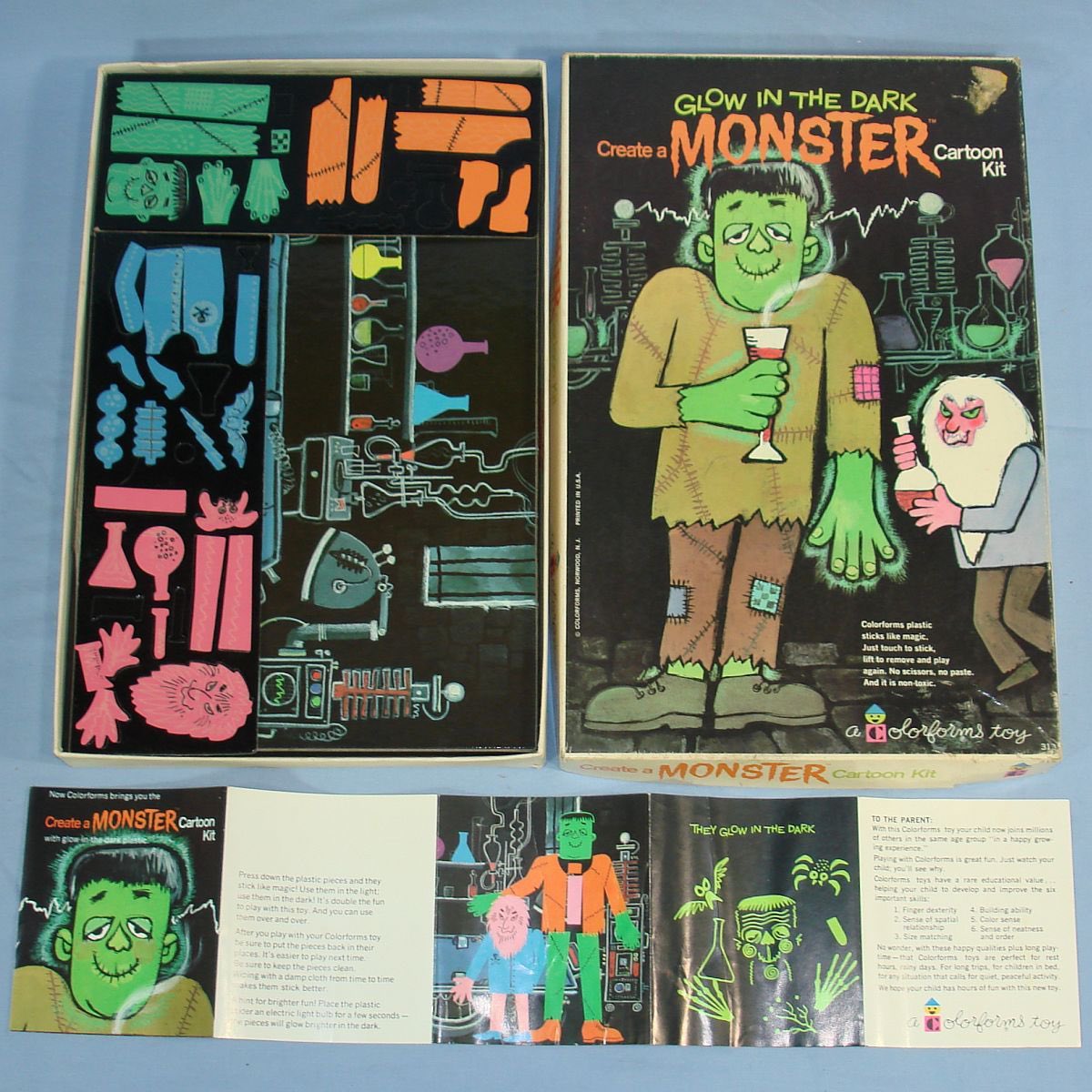 hauntorama's tweet image. Glow in the Dark Create a Monster Cartoon Kit by Colorforms (1960s). 
#HorrorCommunity #colorforms