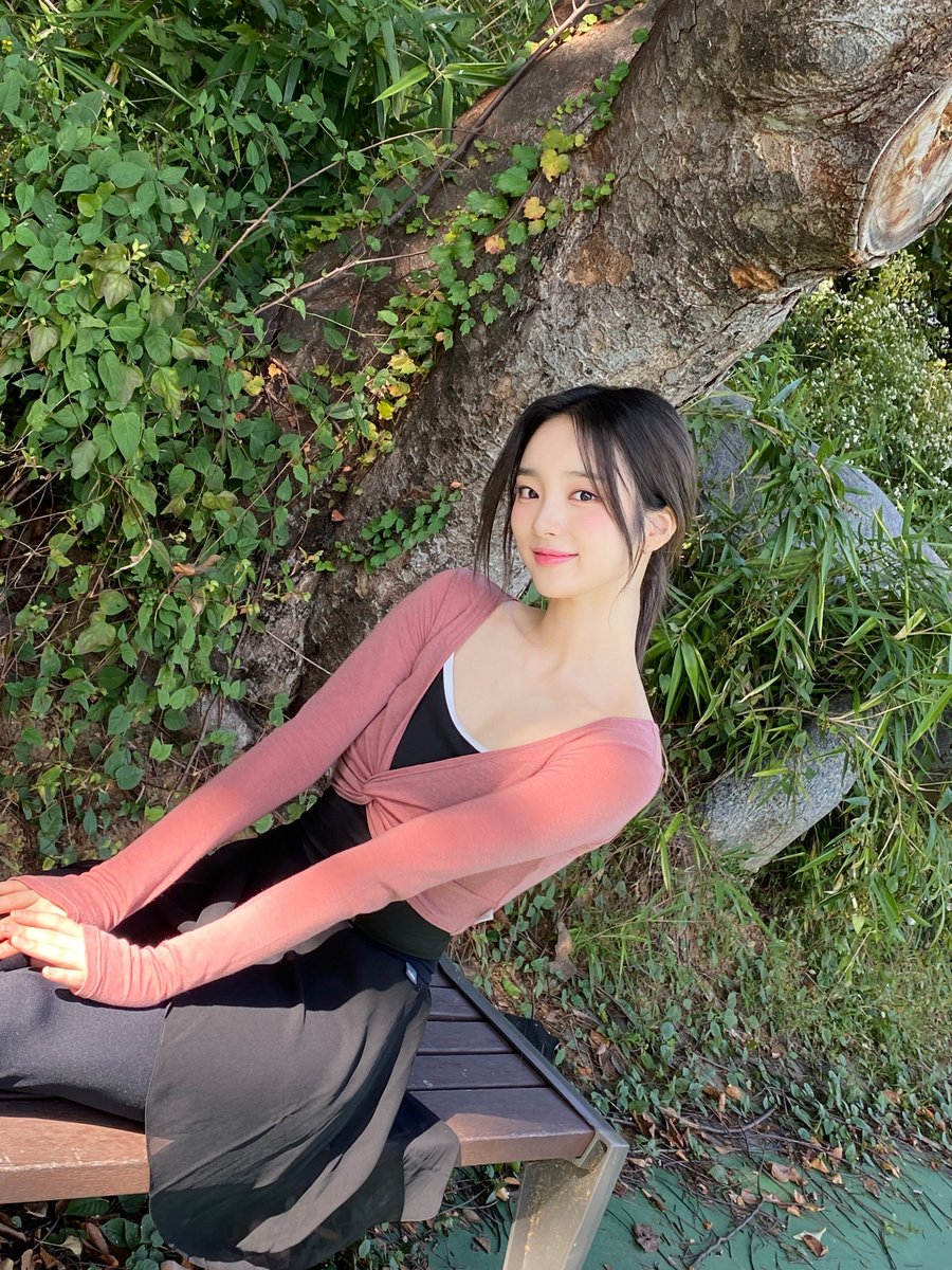 I_m_chillin's tweet photo. 오늘은 새나의 본 때를 보여주는 날✨ 
오늘도 잊지않고 손까딱 본방사수 해줄거지요 윌링?🥹🩷

#지원이지유 #울지로입구 #지_원이에게_로 #최애는_평생이지로
#ICHILLIN #아이칠린 #E_JI #이지 https://t.co/JqfKrtP3FL