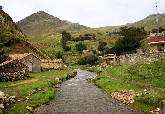 Servindi's tweet photo. 🇵🇪 #Huancavelica Contaminación por metales pesados confirma fallo → https://t.co/iFfGq0FosE

Una sentencia judicial confirmó la contaminación ambiental por metales pesados en Huancavelica y Sacsamarca y ordena al Estado decretar la emergencia ambiental y la remediación... https://t.co/15WAMY7UP6