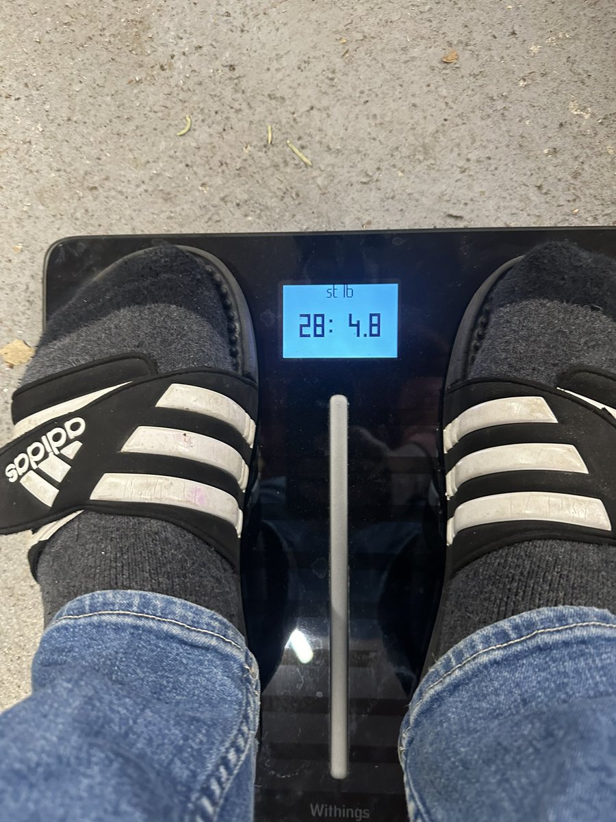 Bertlush's tweet photo. @AskWithings @Withings hi, just wondering if there’s a fix for my scales? Couldn’t find how to contact anyone on the site or a fix. My screen keeps trying to load during factory reset, and when it’s done it doesn’t work/gives false readings. https://t.co/R7RPupPll6