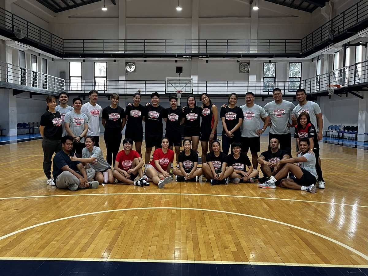 CheryCrossovers's tweet photo. First day of training for the 2024 season ✅
Also Ara and Tyang Aby’s first one as part of the CHERY fam ❤️❤️❤️
Don’t worry, because some of our other players are returning and rejoining real soon!
#CHERYonTOP #ReadySetTigGO https://t.co/z0Y7vQFunV