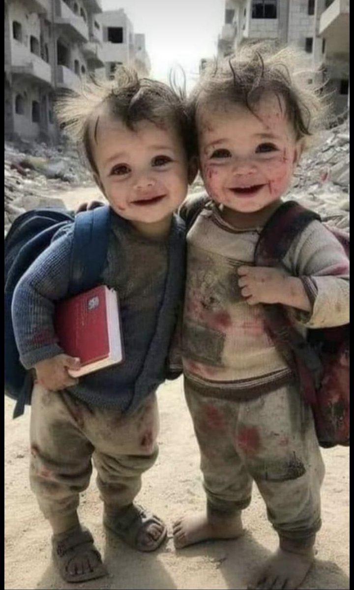 Tüm dünyaya bu fotoğrafı gösteriyoruz 🖐️🖐️🖐️
Bu güzel yavrularımız ölmesin 

Rt yorum 🇹🇷🇹🇷🇹🇷🇹🇷