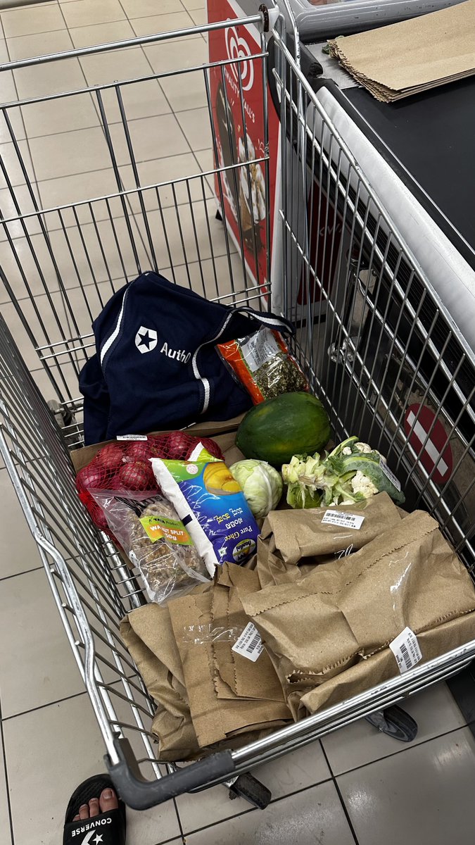 lifeofSRE's tweet photo. Marwari Hack: Buying daily groceries from @StarBazaarIndia. Way cheaper and fresh then Dmart, JioMart and Reliance Fresh ✨💸

@AvenueDmart 
@JioMart 
@RelianceFreshIN 

#tata #Adani #AdaniGroup #Bengaluru #India https://t.co/wutjliF94v