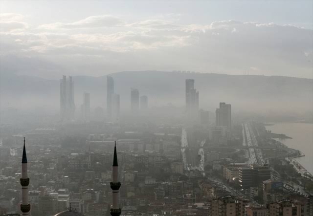 Günaydın İzmir | 3 Ocak Çarşamba
🌫️İzmir'de bugün hava sisli
🌫️En yüksek sıcaklık 19°C
🌫️En düşük sıcaklık 11°C
💦En yüksek nem %96
💦En düşük nem %75
💨Rüzgar %16 km/s
📍Bayraklı