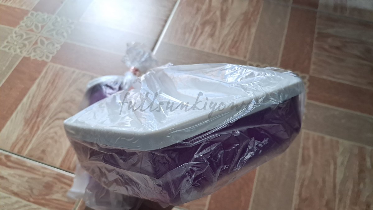 fullsunkiyo's tweet photo. ᝰ໋᳝݊ {ORIGINAL] NEW Bekal Set Tupperware | Kotak Makan dan Botol Minum Tupperware

Terdiri dari
a. Square Away (1) : 360ml // 13,4 x 12,5 x 3,7 cm
b. Medium Tumbler (1) : 275ml // d. 7 cm, t. 13,2 cm
c. Tas Bawa Bekal (1) 

📍Depok, Jabar 
💰55.000
 https://t.co/3DjqLZ1gwg https://t.co/XA04UmXS2r