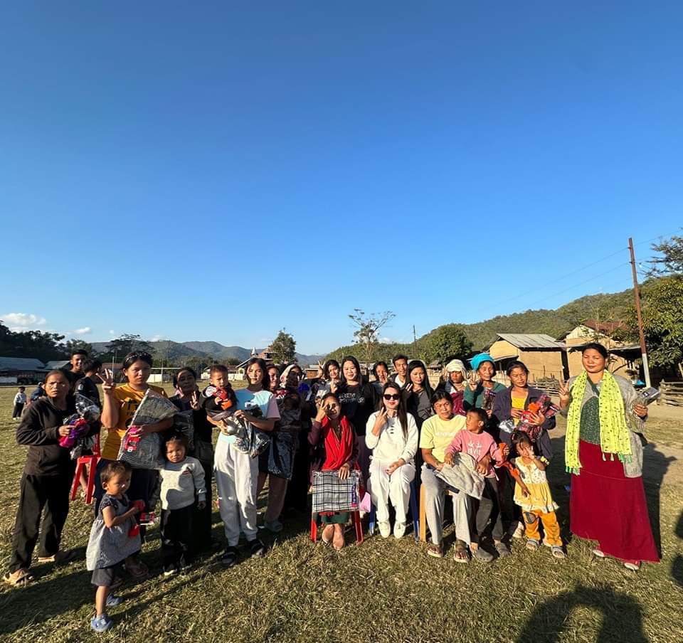 Happy New year 2024🙏
Visiting pashong &amp; Mollen relief centre, sharing beautiful moments with inmates. In the spirit of New year, I personally extend gifting presents to elderly women &amp; children in the centre. Their smile &amp; joy made my day truly memorable.
May God bless us all🙏
