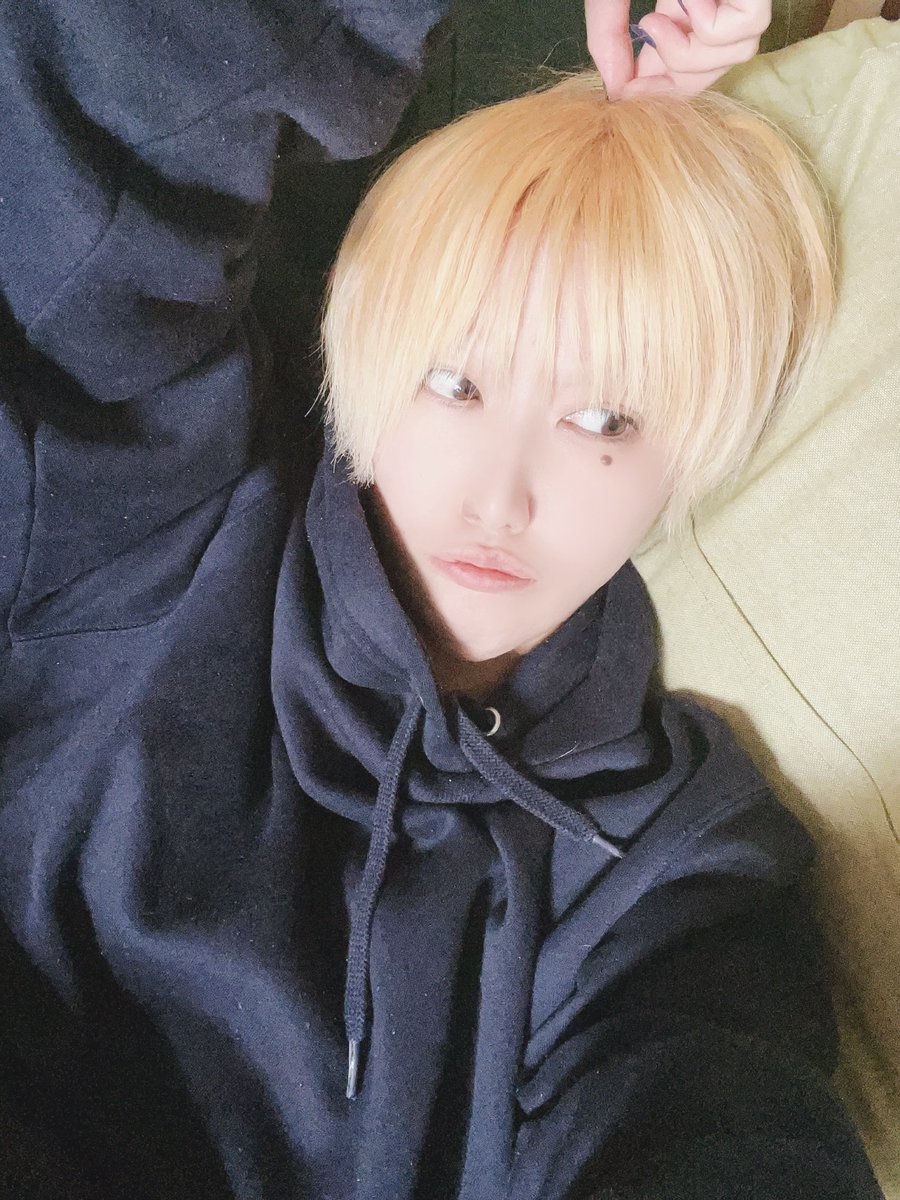 金髪にむらあったから更にブリーチして金髪になった 」|おじさんは