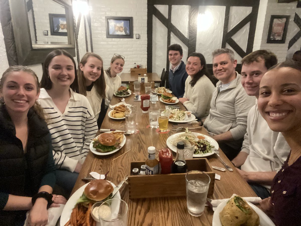 HaussmannLab's tweet photo. Haussmann Lab ready for #SICB2024 ! https://t.co/kSjnCAEpV0